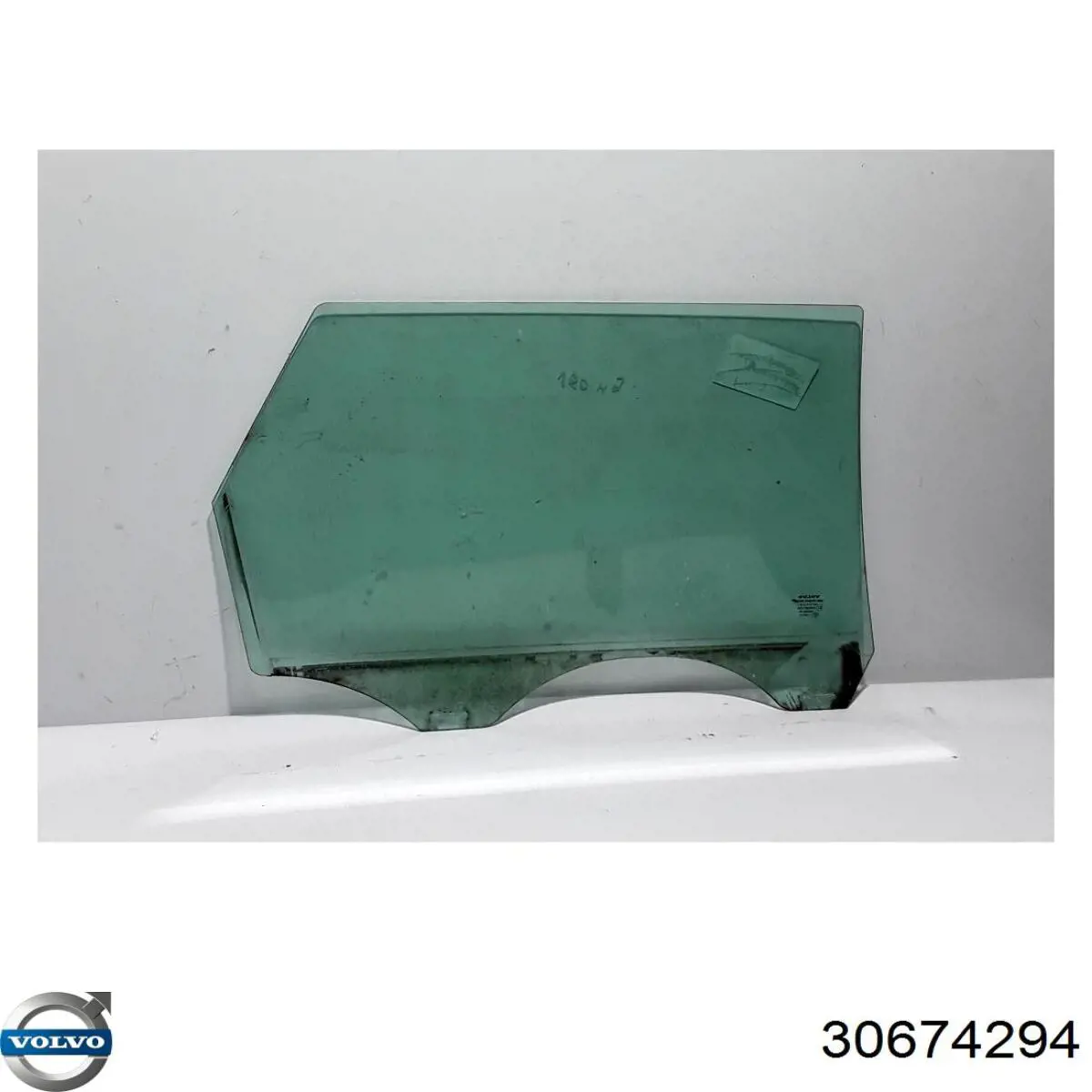 Купить 30674294 Volvo Стекло двери задней левой
