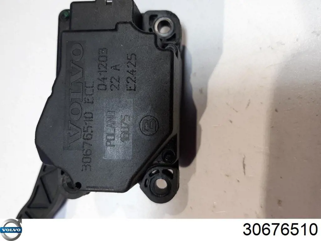 Мотор заслонки рециркуляции воздуха 30676510 Volvo