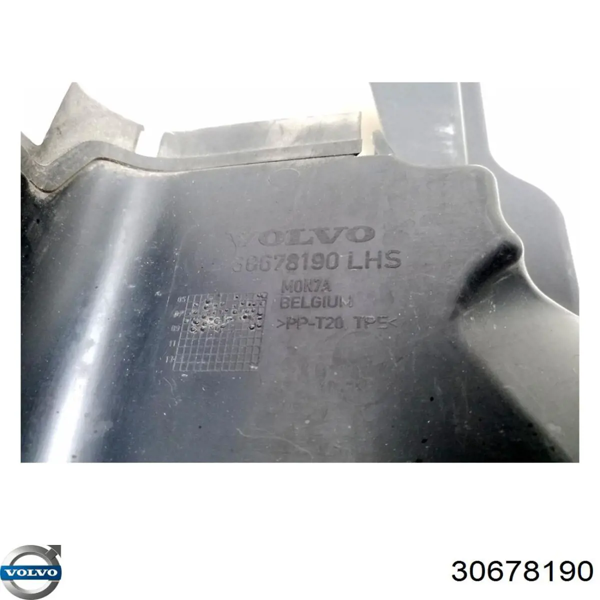 Левый дефлектор радиатора 30678190 Volvo