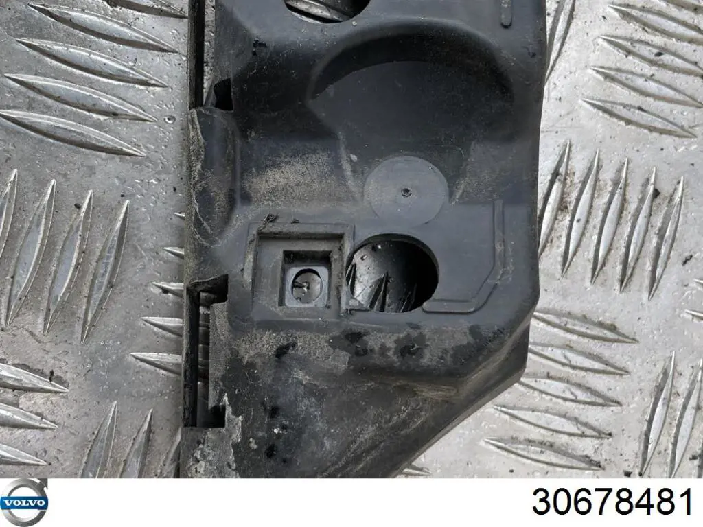 Купить 30678481 Volvo Крепление бампера