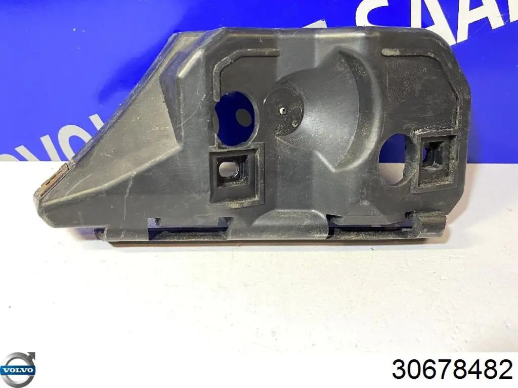 Купить 30678482 Volvo Кронштейн бампера переднего правый