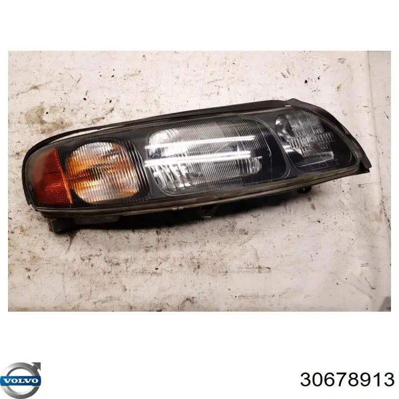 Правая фара 31335222 Volvo