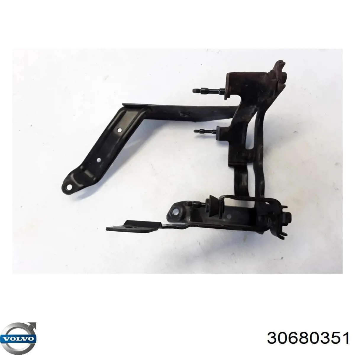 Кронштейн насоса г/у руля Volvo 30680351 цена, от 22.50 USD