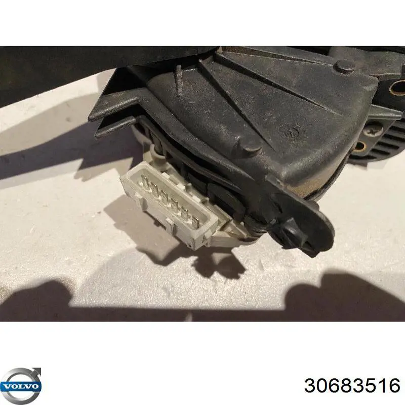 Педаль акселератора Volvo 30683516