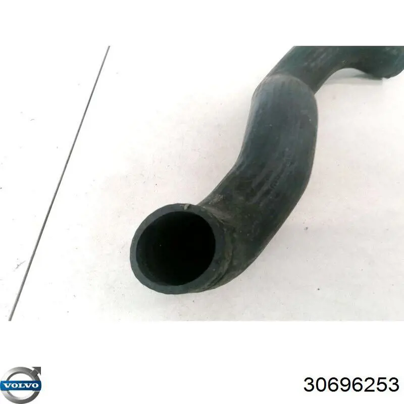 Патрубок системы рециркуляции отработавших газов Volvo 30696253 цена, от 9.84 USD