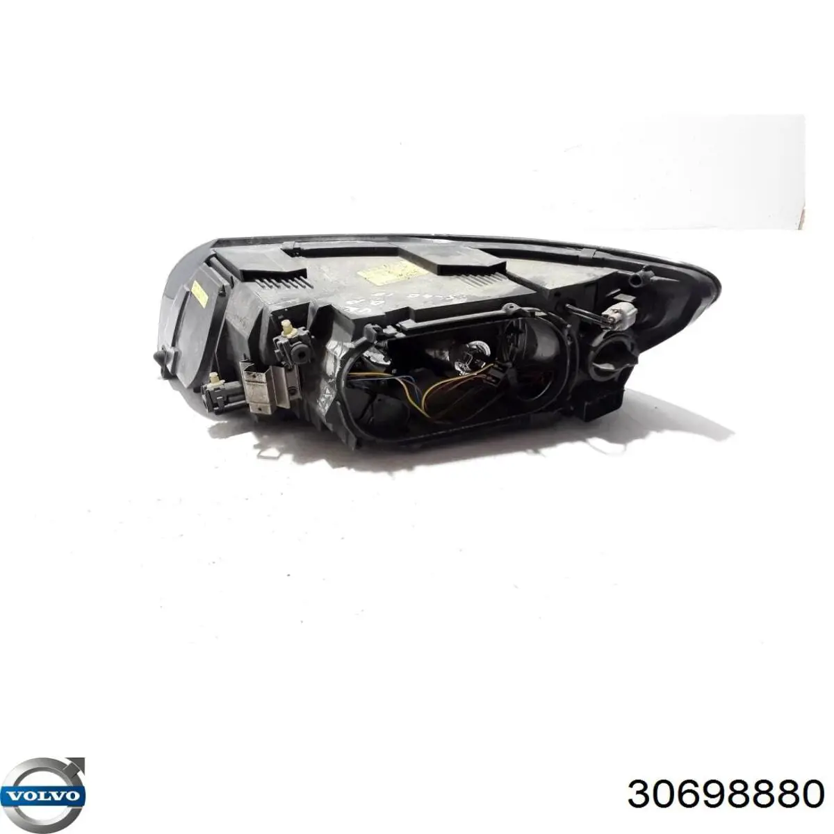 Правая блок фара Volvo 30698880 цена, от 76.01 USD
