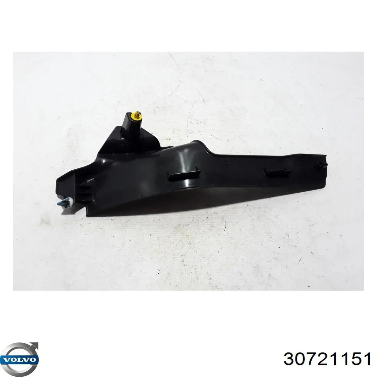 Накладка дверного порога внутренняя задняя левая Volvo 39855436 цена, от 17.74 USD