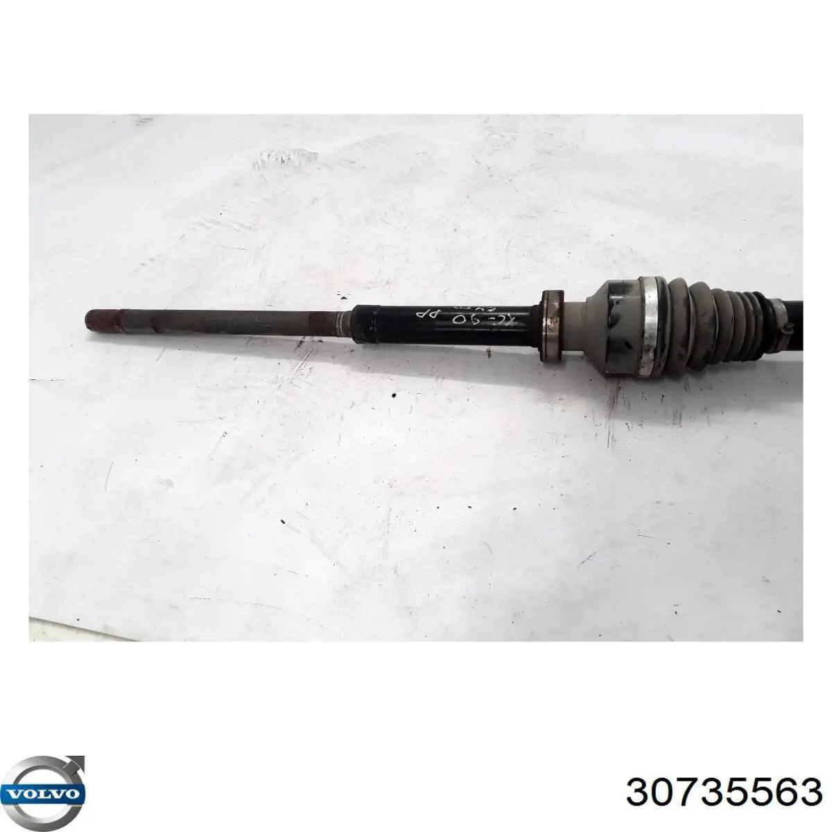 Правая полуось 30735563 Volvo