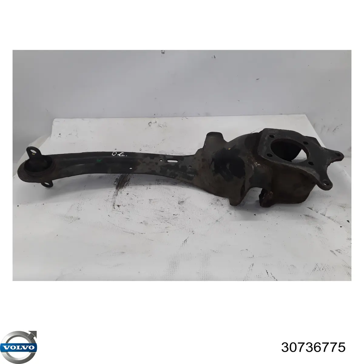 Купить 30736775 Volvo Цапфа - поворотный кулак задний, правый