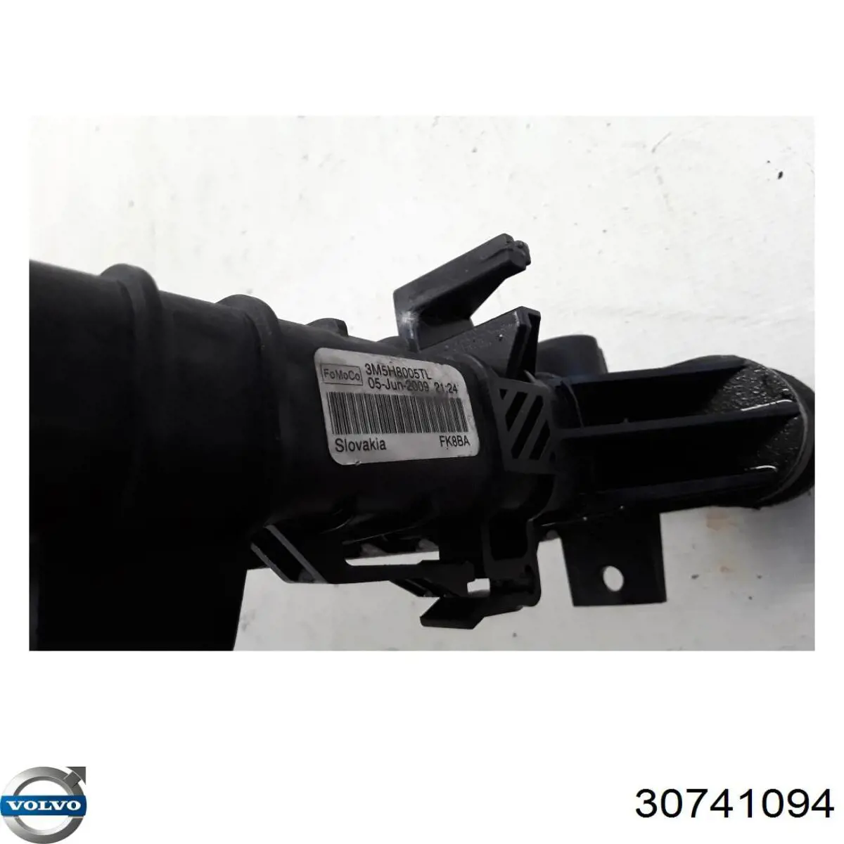 Радиатор 30741094 Volvo