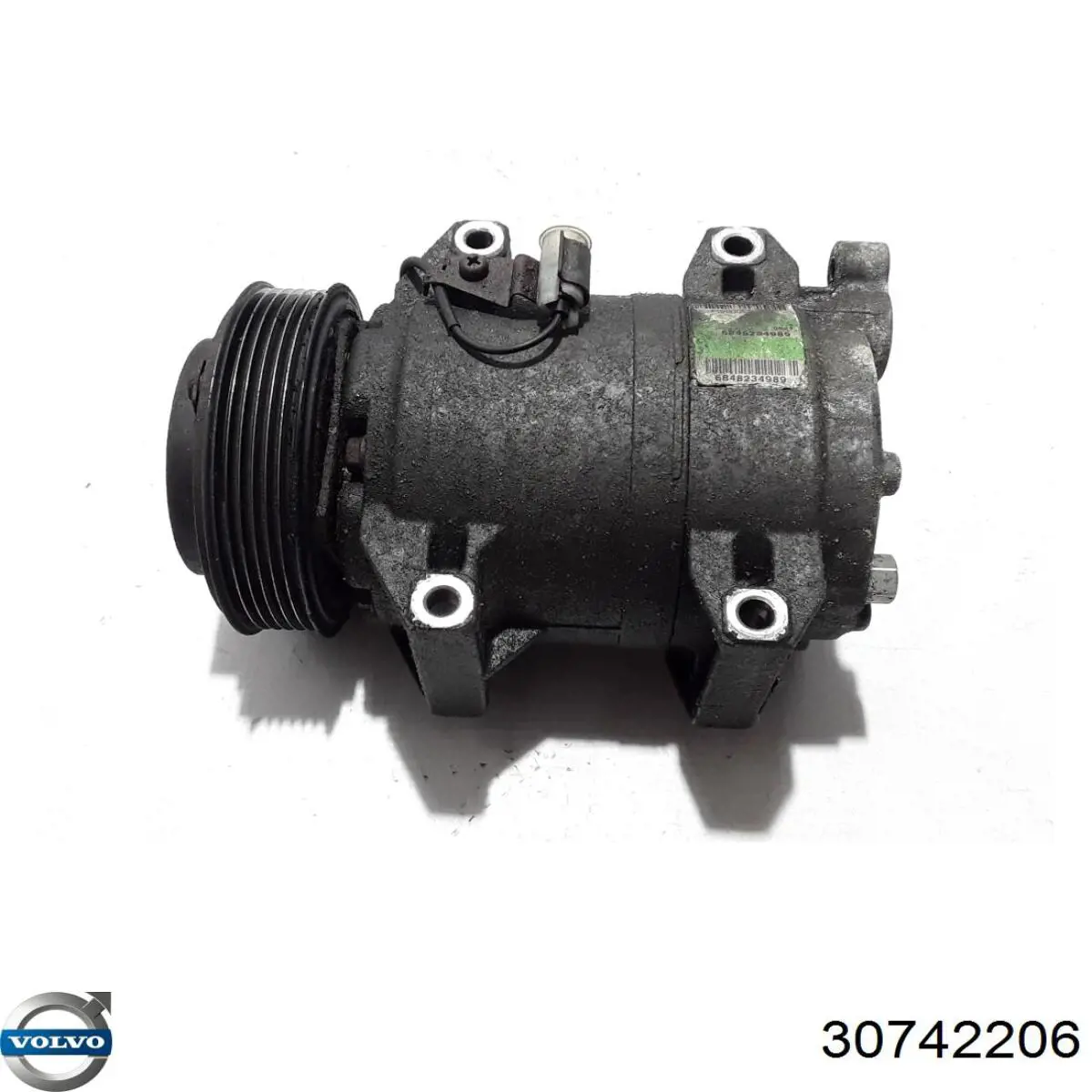 Насос кондиционера Volvo 30742206