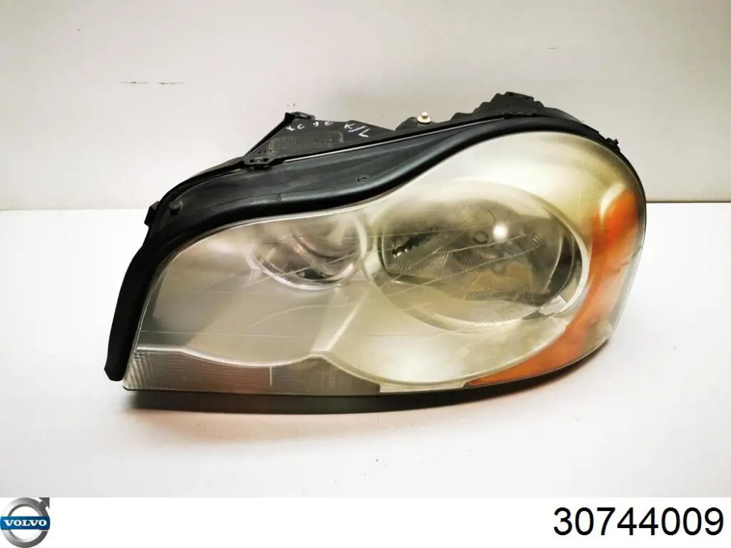 Фара левая Volvo 30744009 цена, от 708.81 USD