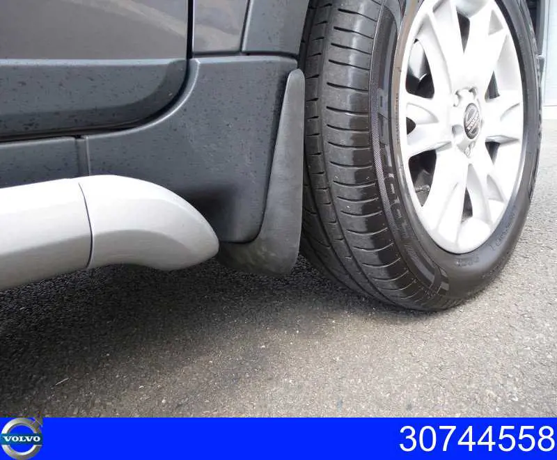 Задние брызговики 30744558 Volvo