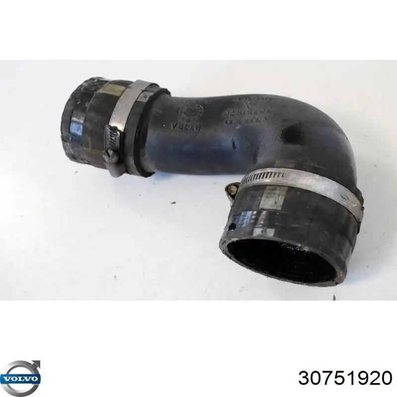 Шланги и трубки системы рециркуляции Volvo 30751920
