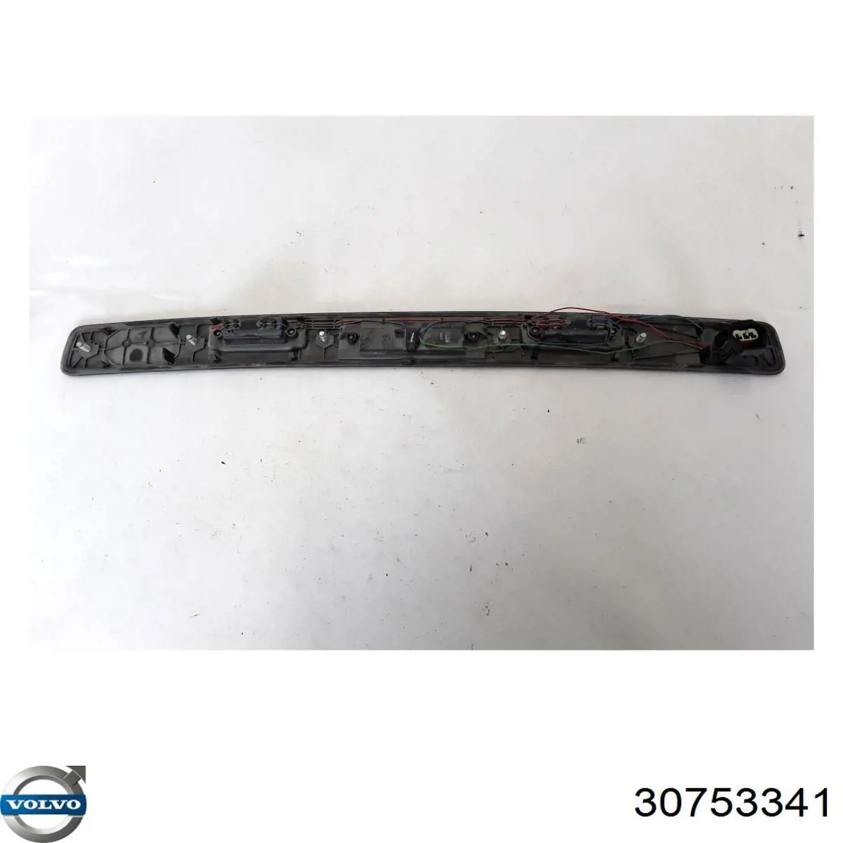 Накладка багажника (двери 3/5-й задней) нижняя 30753341 Volvo