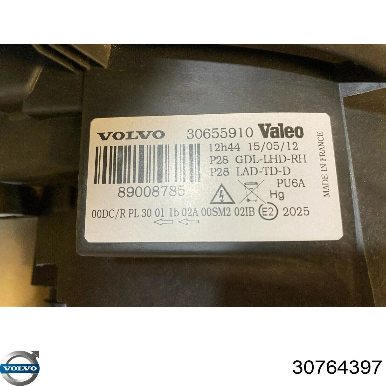 Левая фара 30764397 Volvo