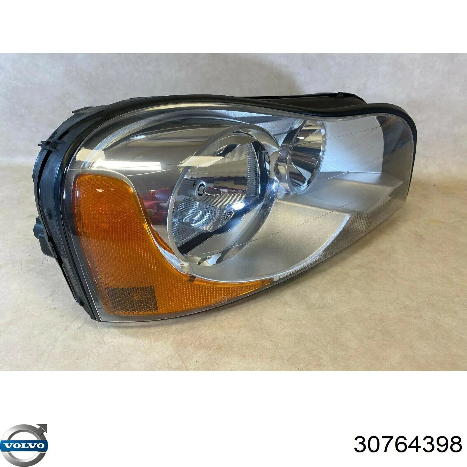 Правая фара 046895 VALEO