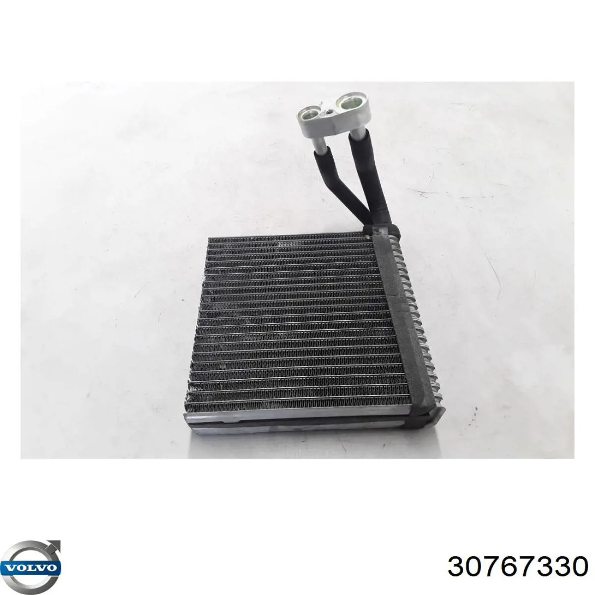 Радиатор испарителя кондиционера Volvo 30767330 цена, от 722.61 USD