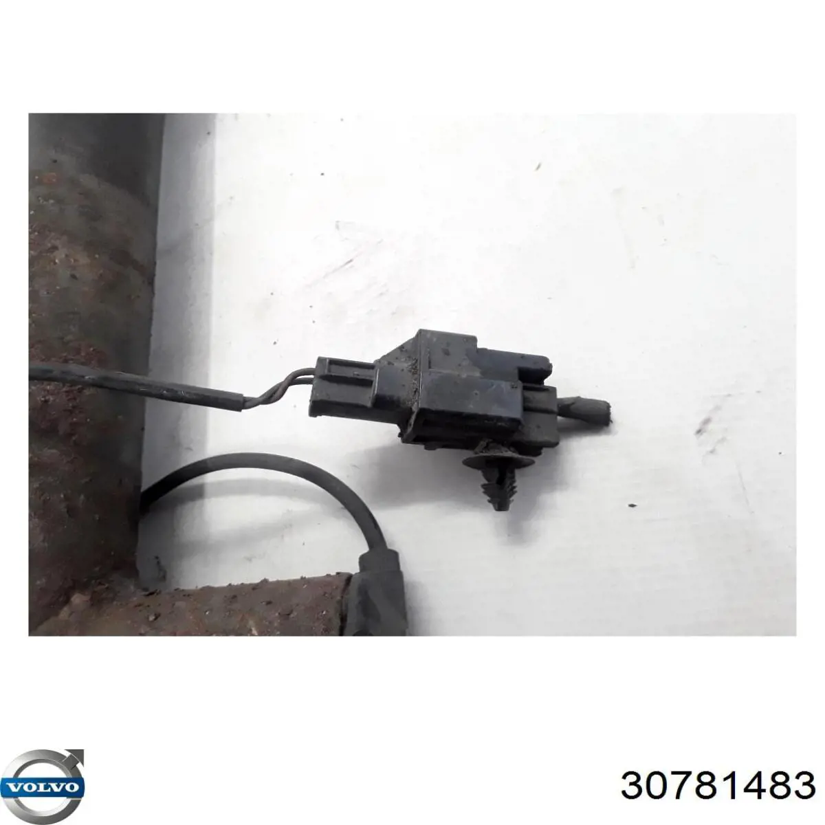 Стойка амортизатора задняя Volvo 31200384 цена, от 638.61 USD