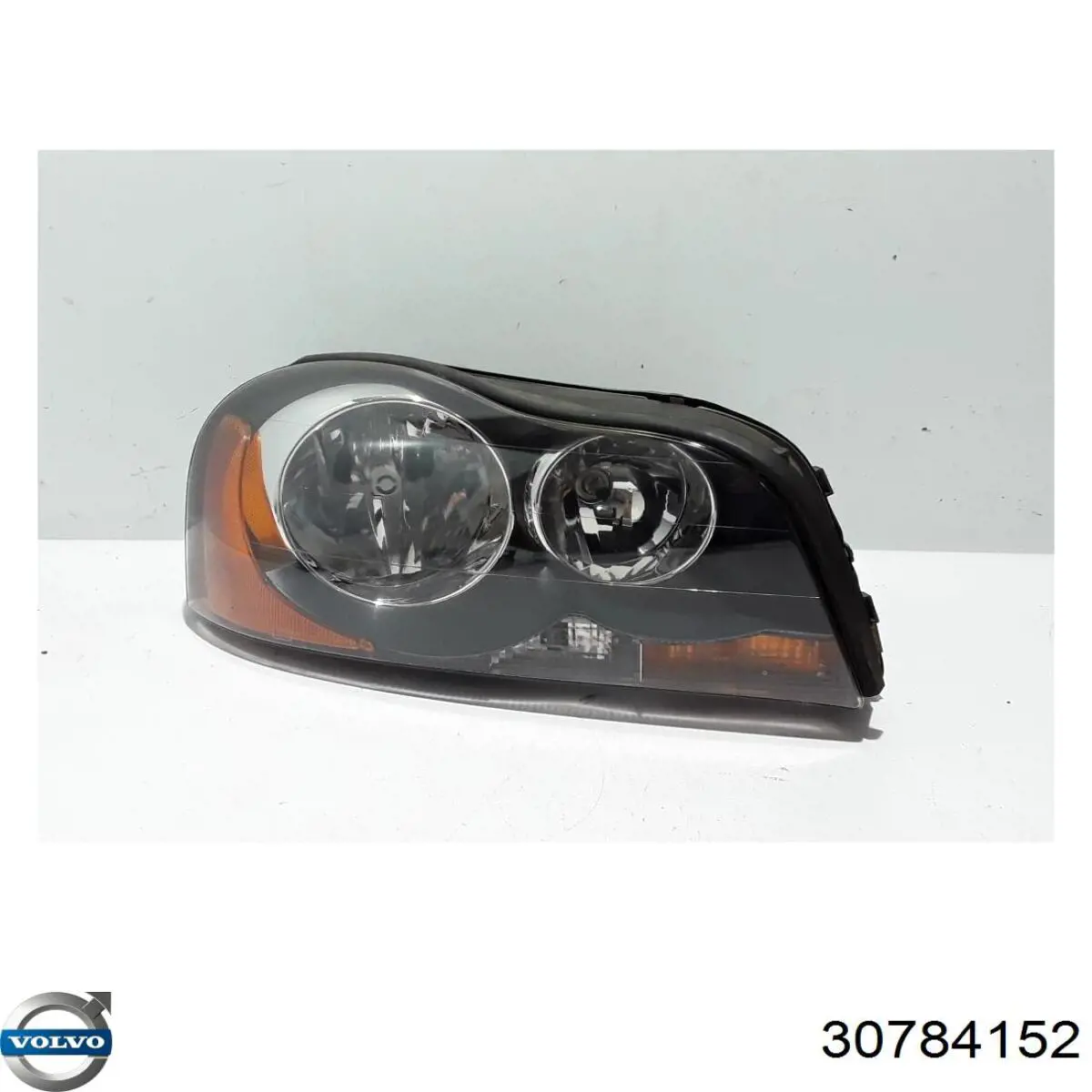 30784152 Volvo Фара передняя правая