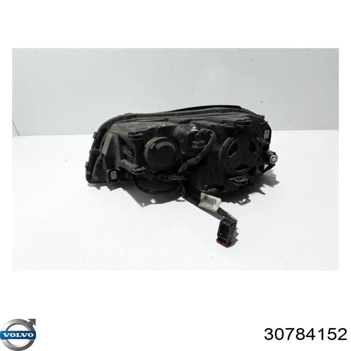 Купить 30784152 Volvo Фара основная правая
