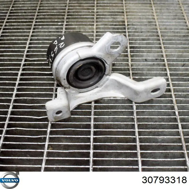 Купить 30793318 Volvo Передняя опора двигателя