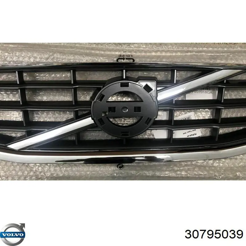 Облицовка радиатора Volvo 30795039 цена, от 138.50 USD