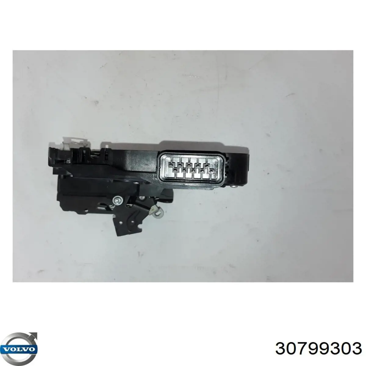 Дверной замок передний правый Volvo 30799303 цена, от 50.68 USD