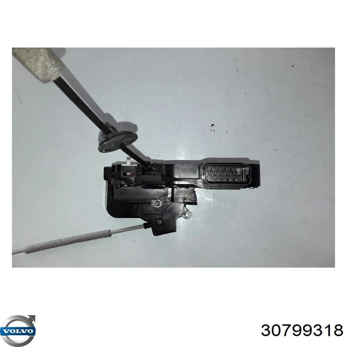 Замок двери задней правой 30799318 Volvo