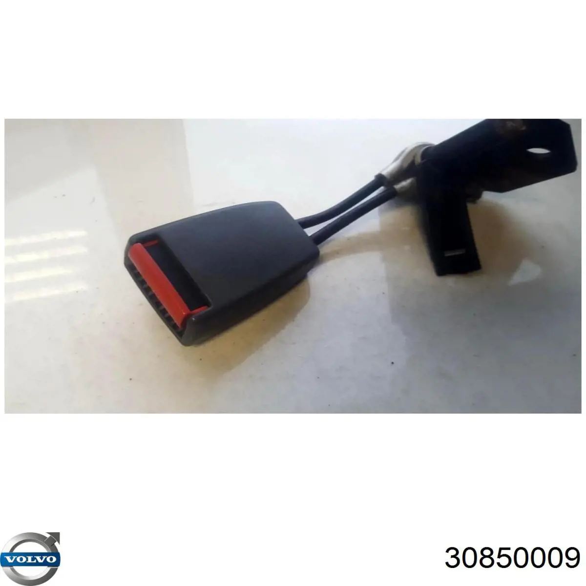 Рычаг фиксации ремня безопасности задний левый Volvo 30850009 цена, от 11.53 USD