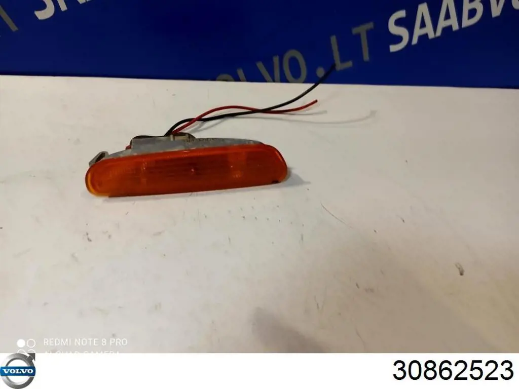 Левый фонарь указателя поворота Volvo 30862523