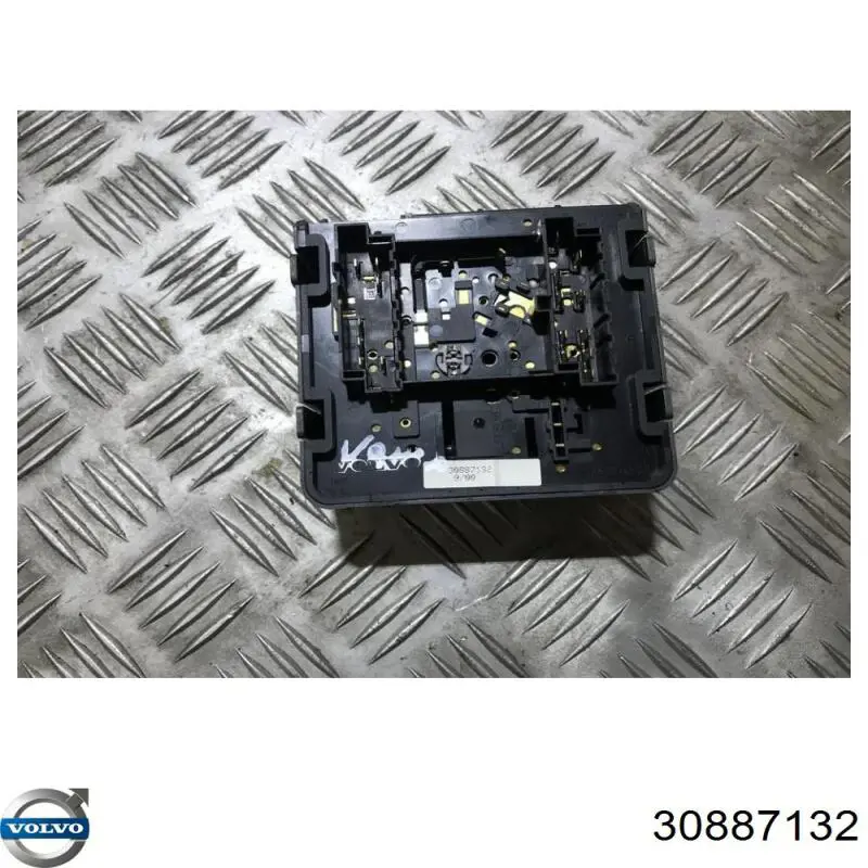 Купить 30887132 Volvo 