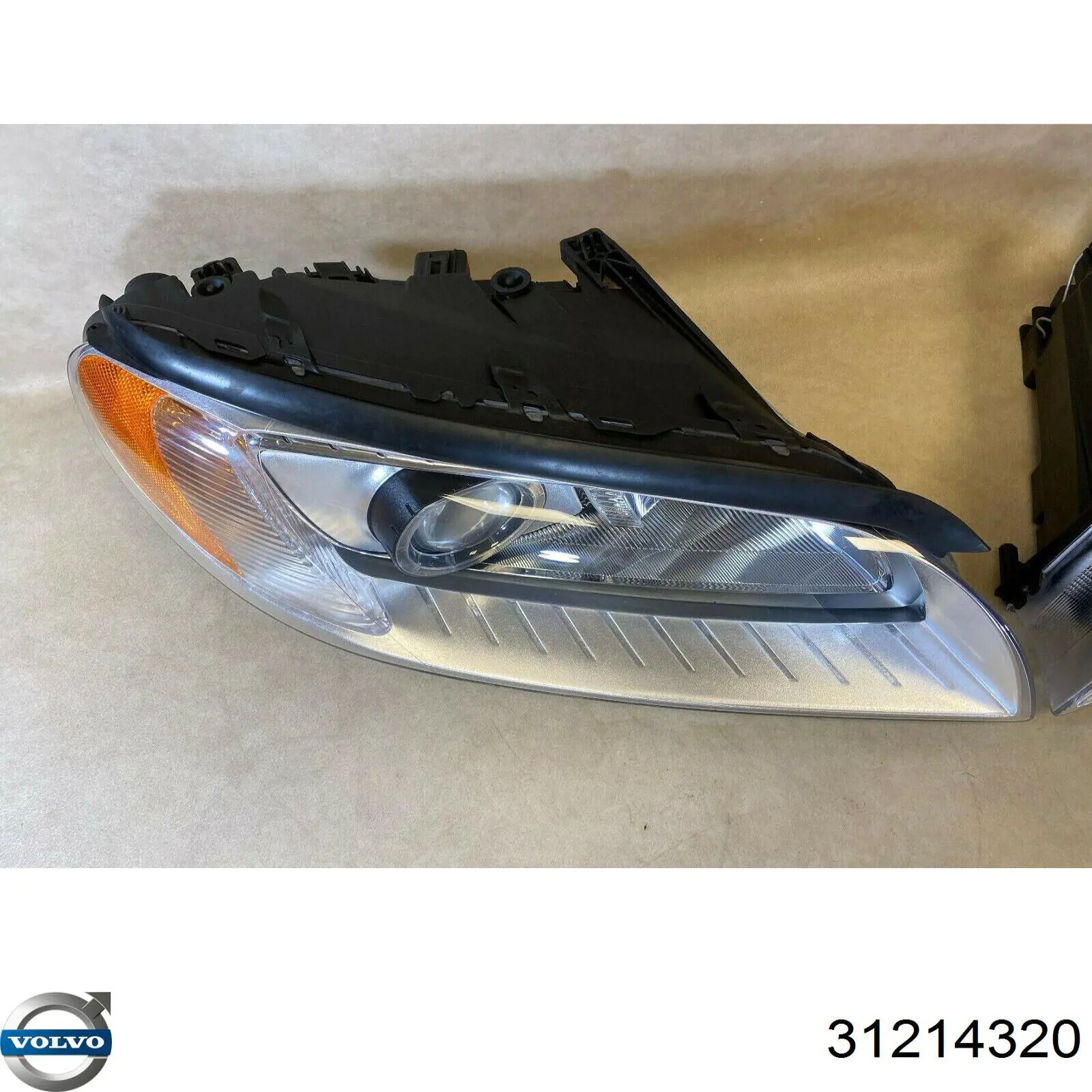 Купить 31214320 Volvo Фара основная правая