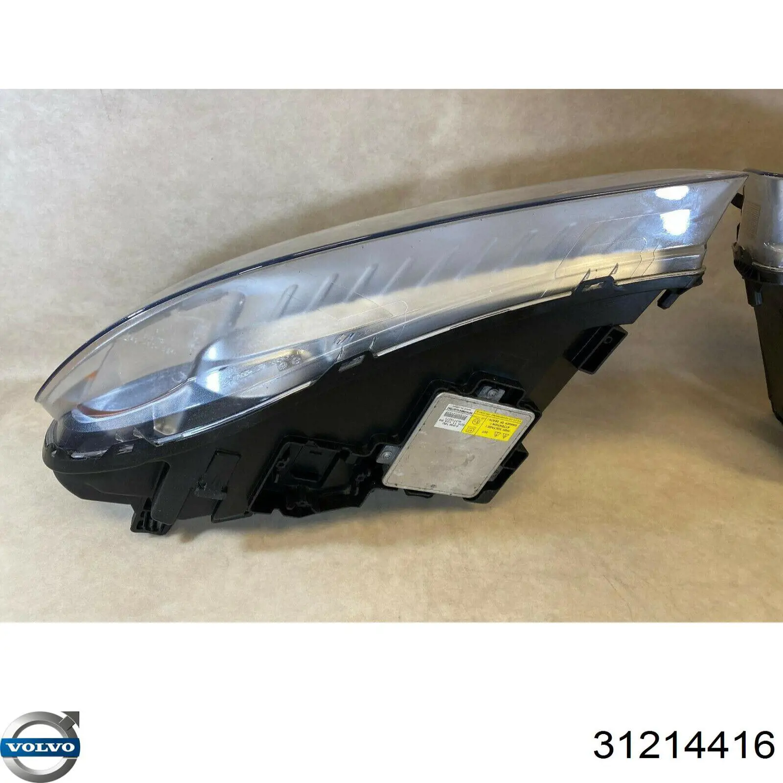 31214416 Volvo Фара передняя правая