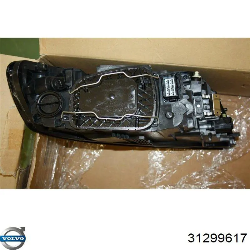 Фара левая Volvo 31299617 цена, от 945.70 USD