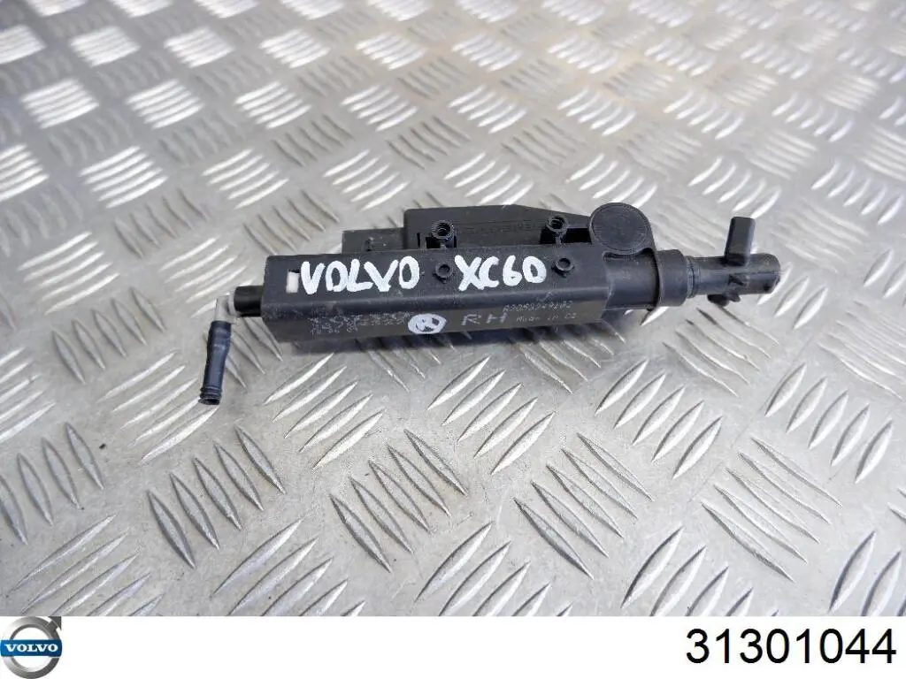 Форсунка омывателя фары передней, правой Volvo 31301044 цена, от 51.11 USD