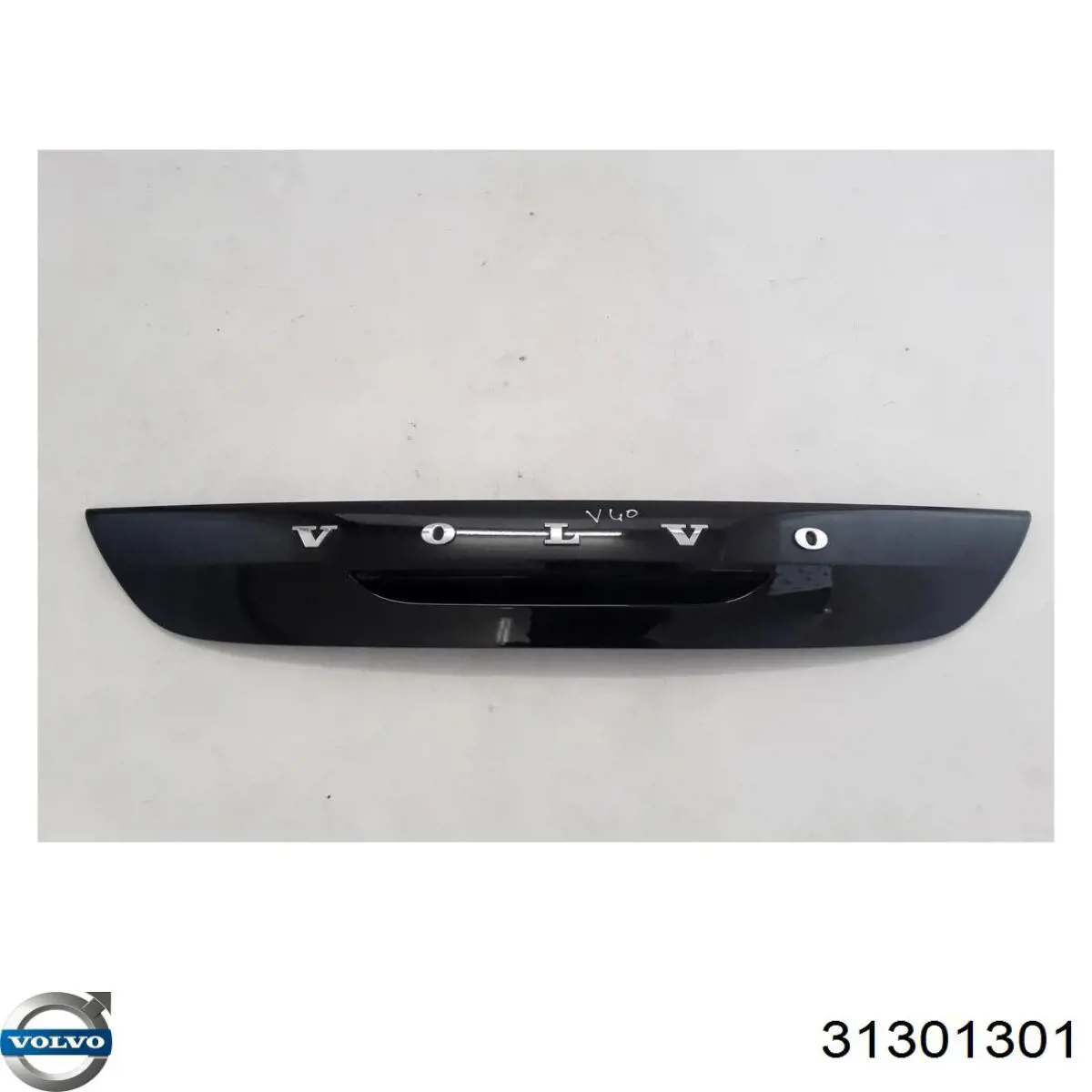 31301301 Volvo Накладка крышки багажника