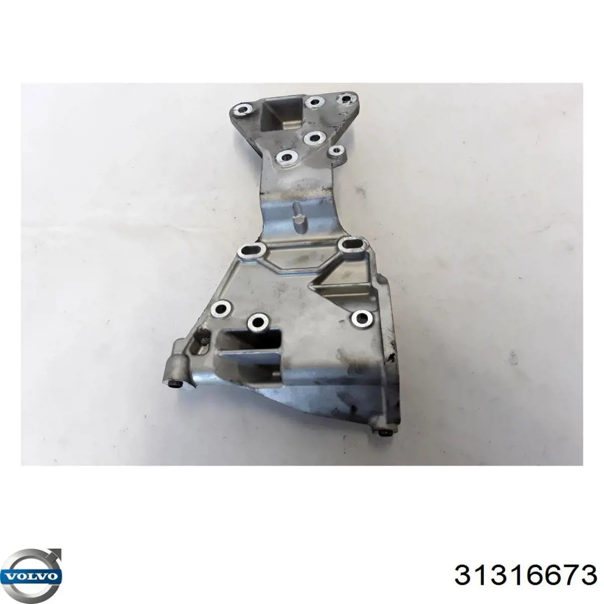 Купить 31316673 Volvo Кронштейн генератора