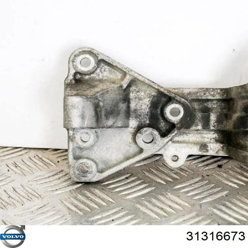 Кронштейн генератора 31316673 Volvo