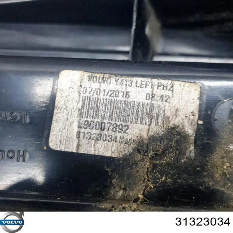 31323034 Volvo Задний левый стоп