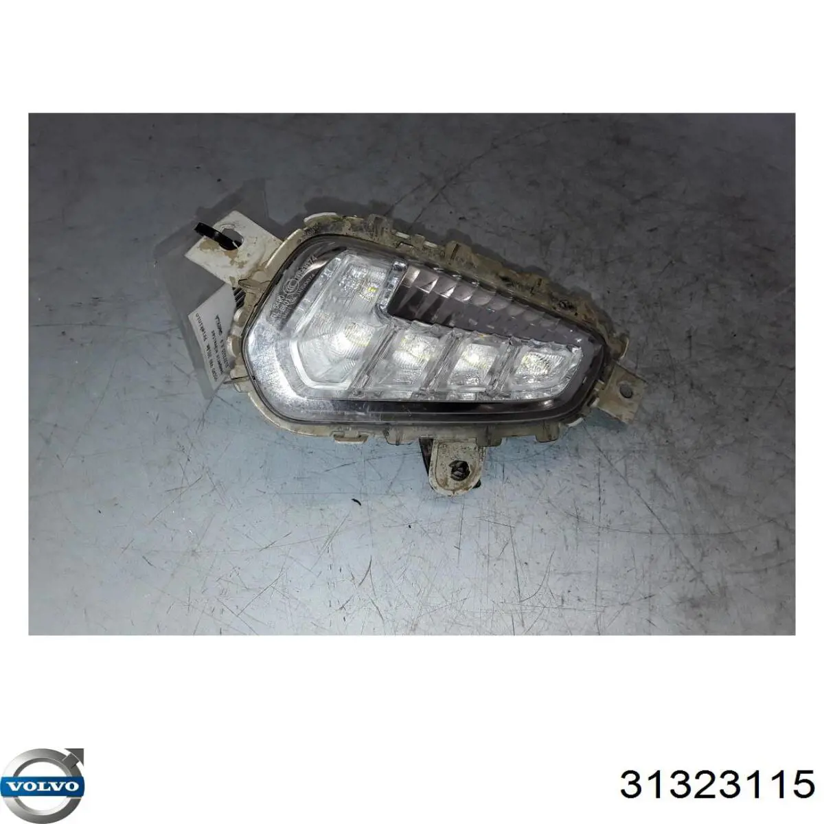 31323115 Volvo Противотуманная фара левая