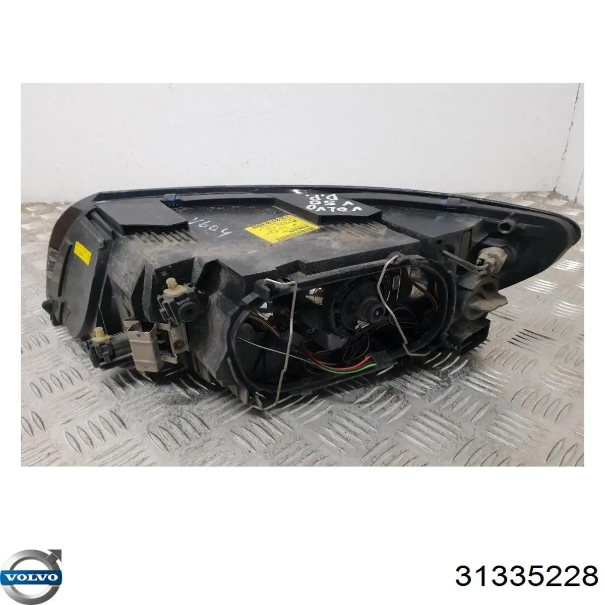 Правая блок фара Volvo 30698894 цена, от 98.43 USD
