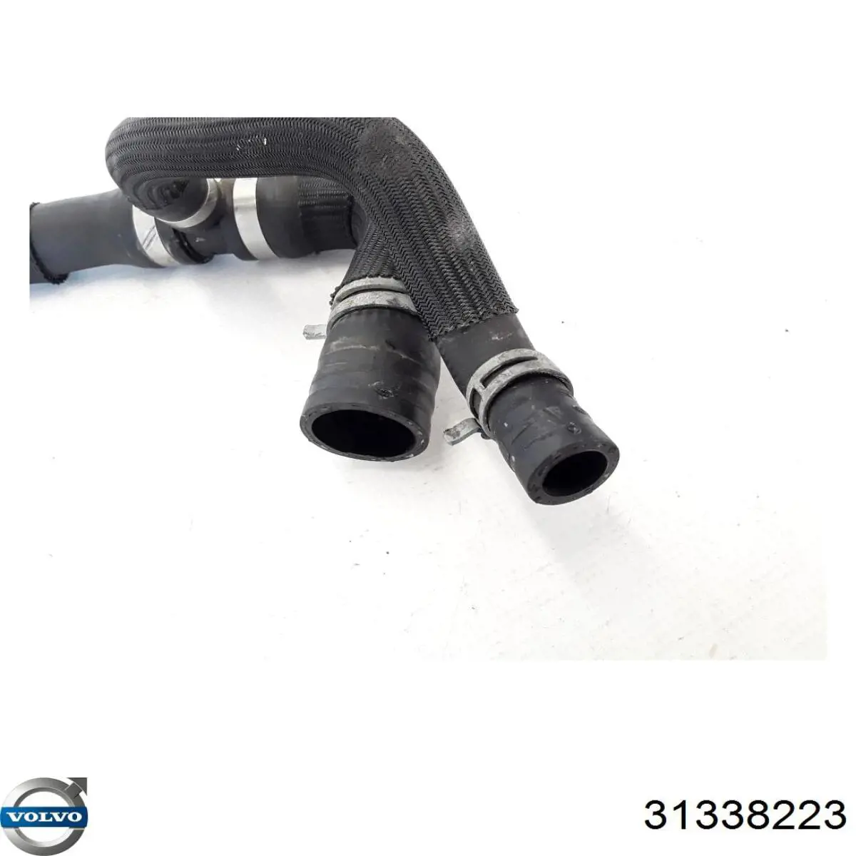 Патрубок радиатора 31338223 Volvo