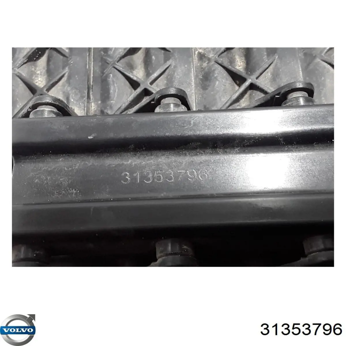 Воздуховод (дефлектор) радиатора Volvo 31353796 цена, от 192.36 USD