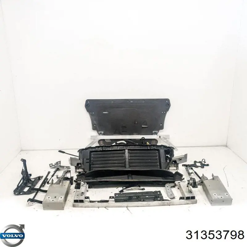 Дефлектор радиатора 31353798 Volvo
