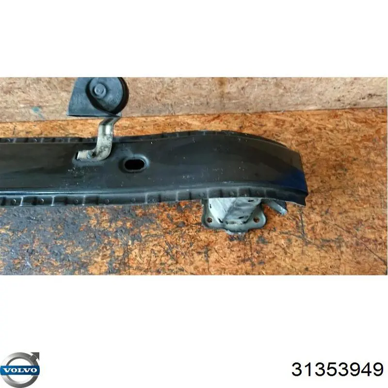 Усилитель переднего бампера 31353949 Volvo