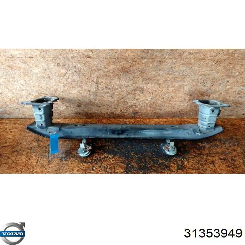 Усилитель переднего бампера  Volvo 31353949
