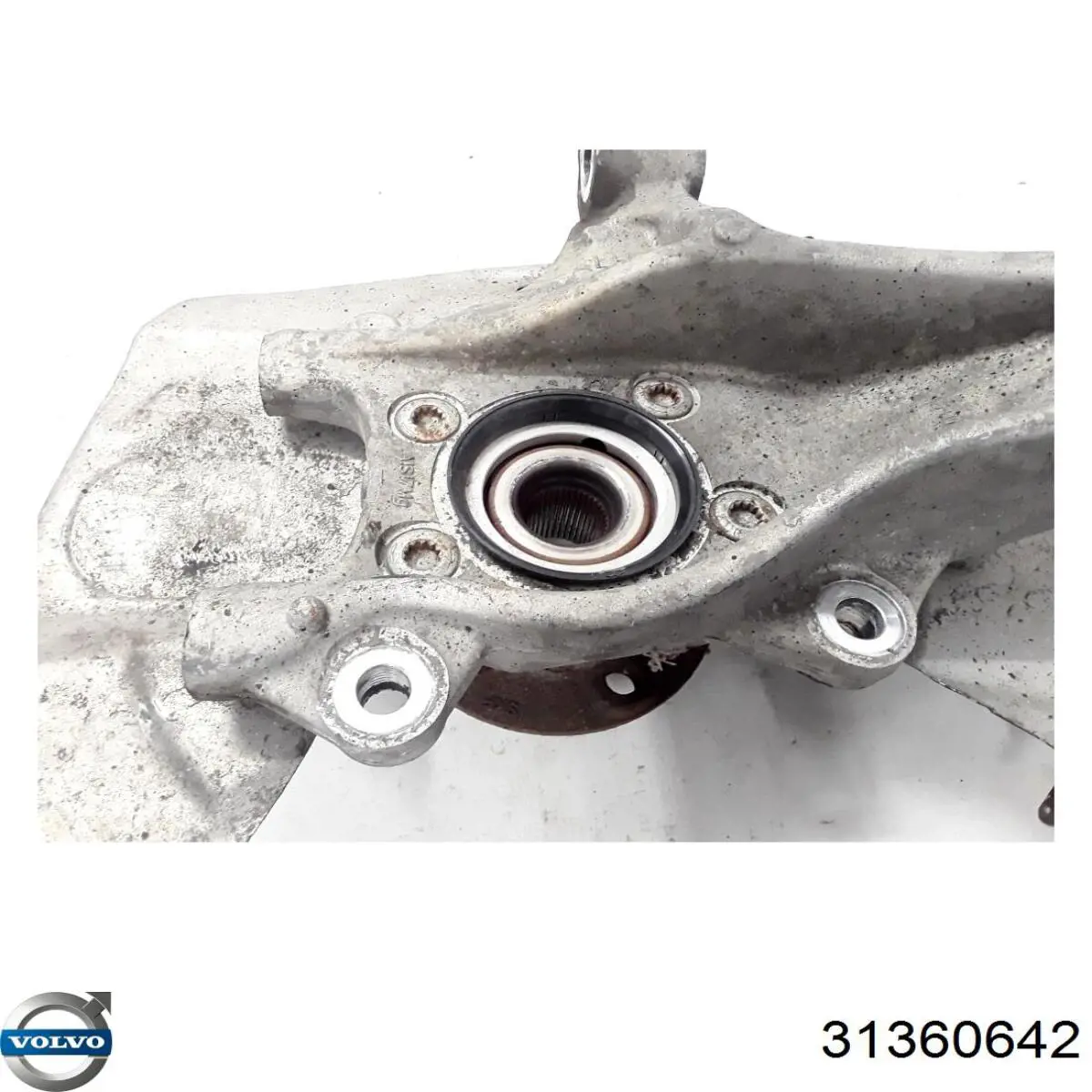 31360642 Volvo Цапфа - поворотный кулак передний, левый