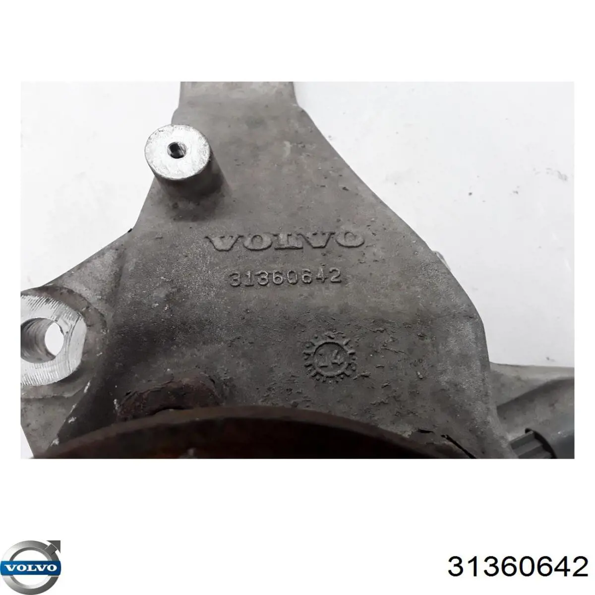 Цапфа (поворотный кулак) передний левый Volvo 31360642 цена, от 321.31 USD