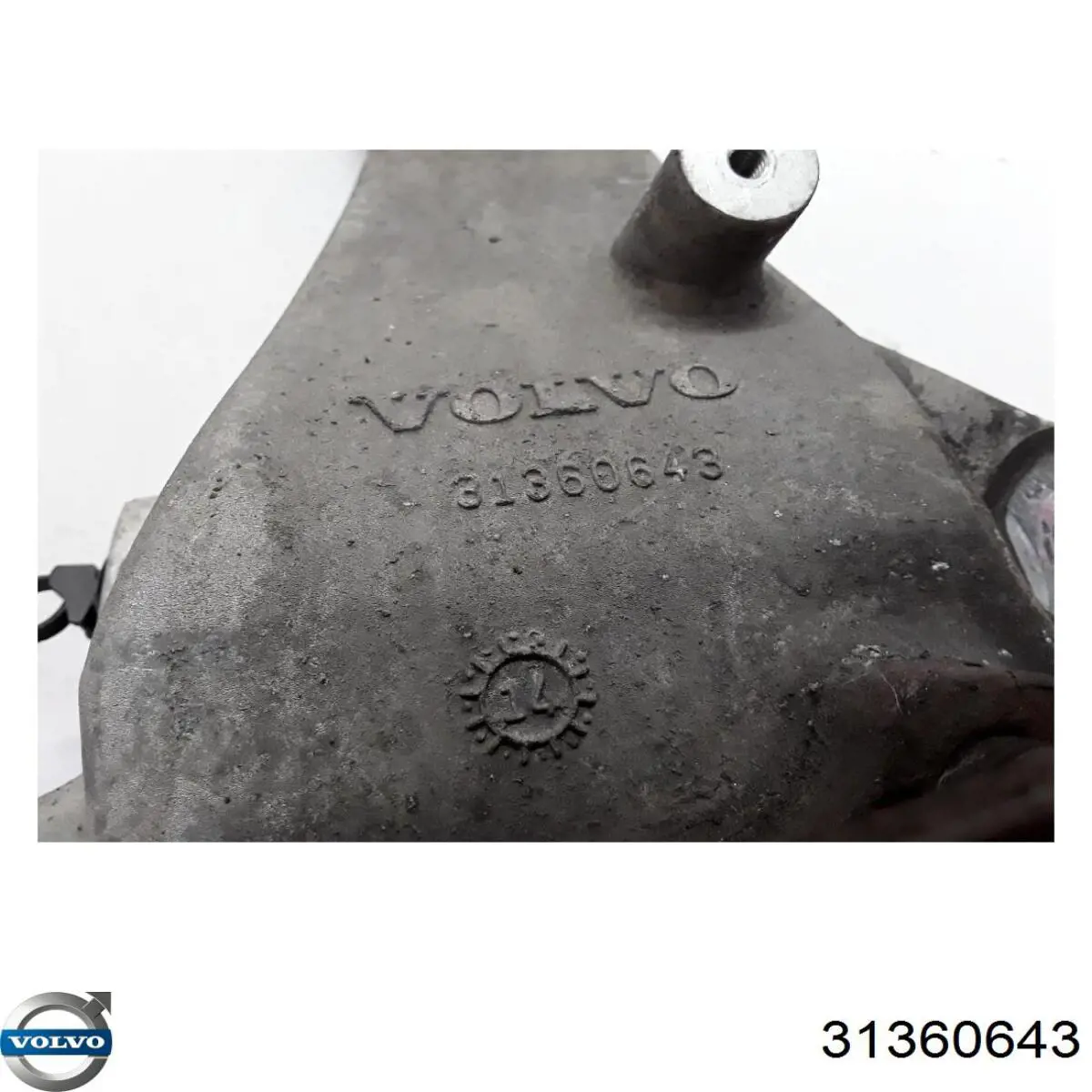 31360643 Volvo Цапфа - поворотный кулак передний, правый